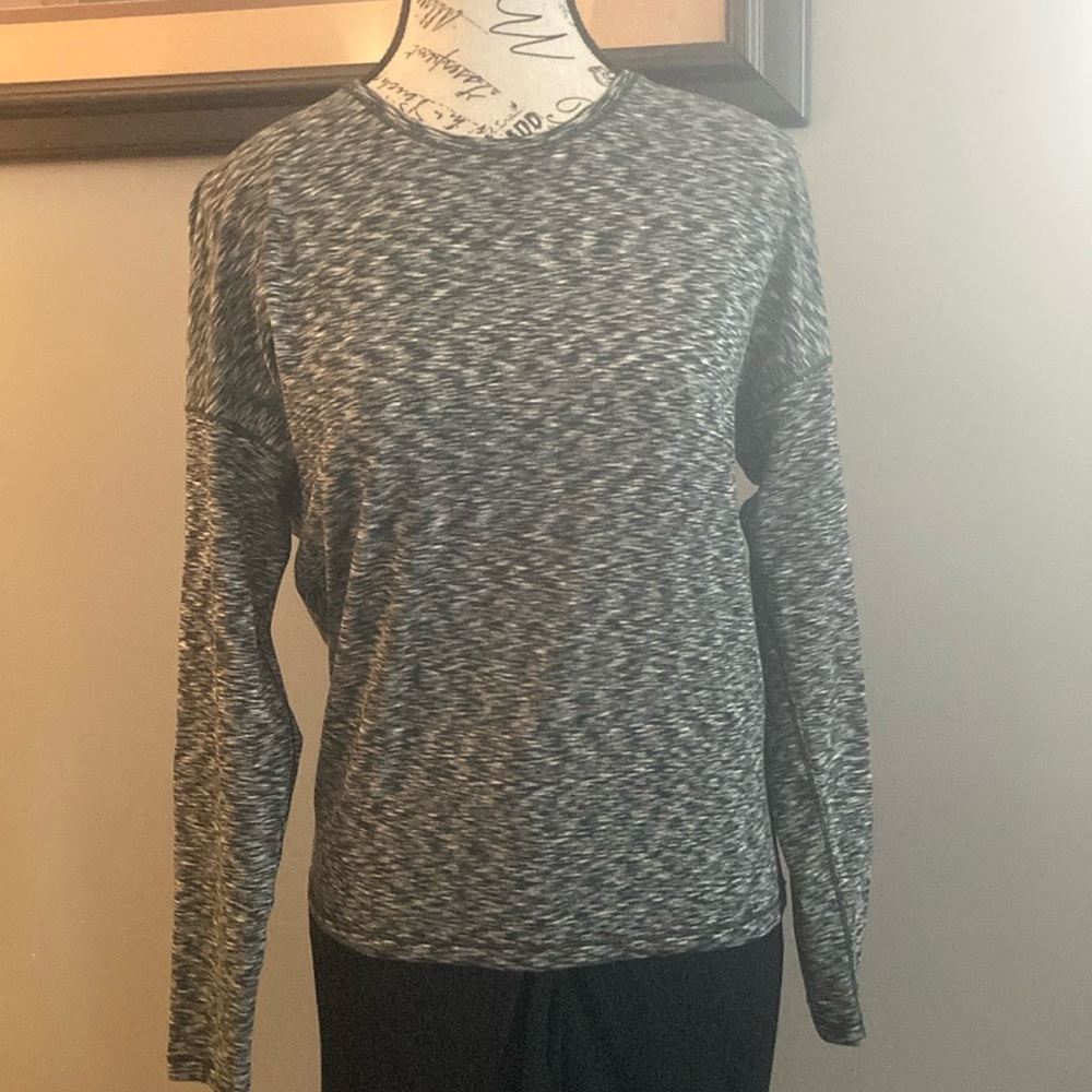 Lululemon Athletica Fitted Black and Gray Sweatshirt